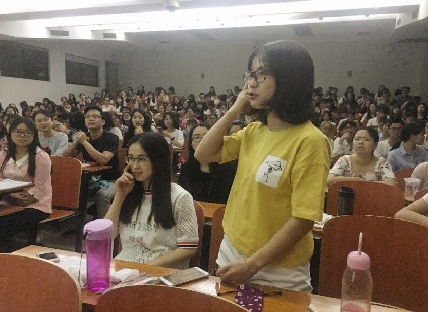 【法学院】时尚教主"摩羯姐"黄洁莉副教授主讲求职形象与礼仪