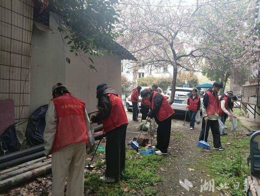 志愿服务践初心 绘就基层治理“红色风景线”.docx